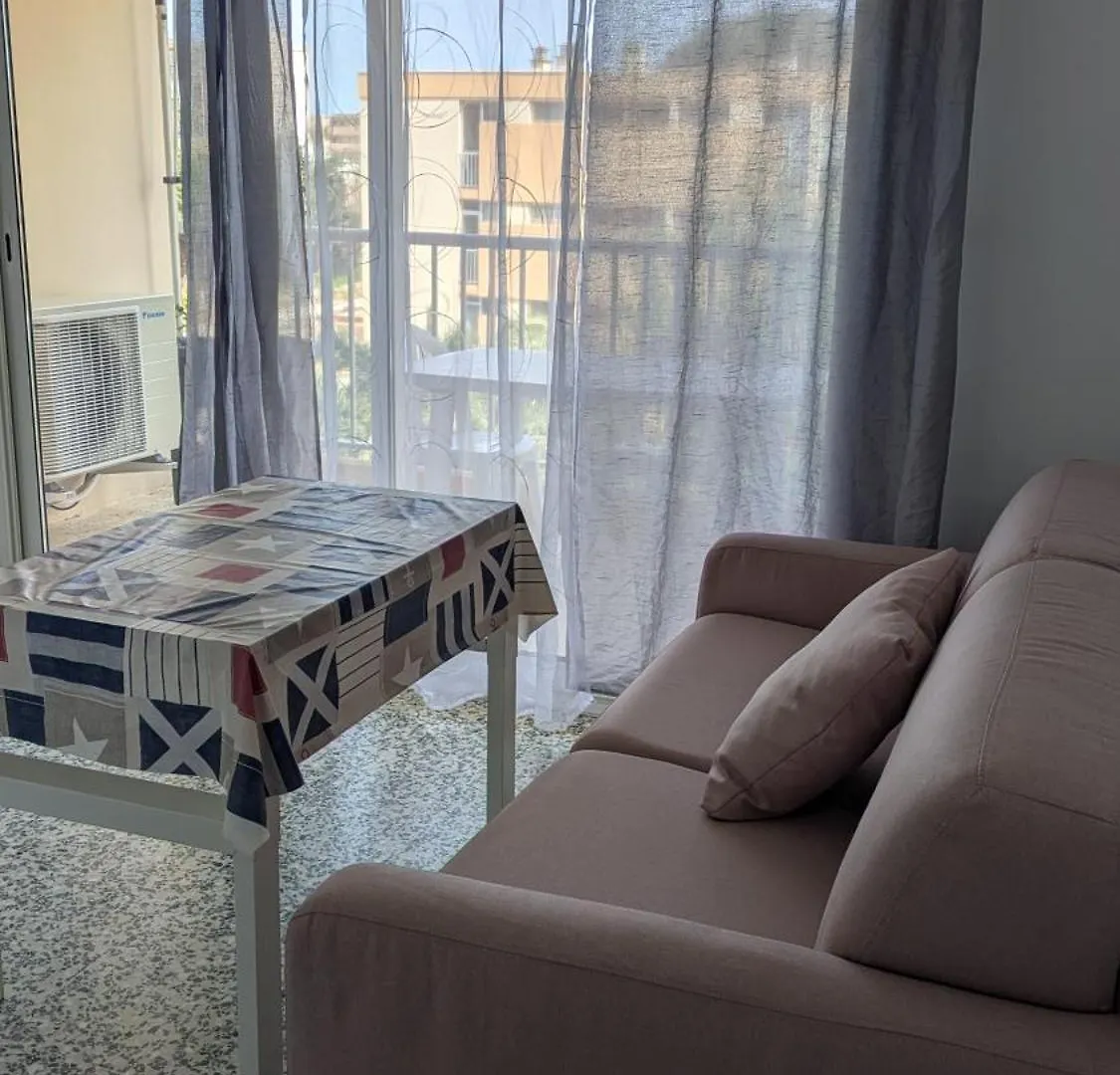 Studio Climatise Avec Coin Nuit 150M De La Plage Le Lavandou France